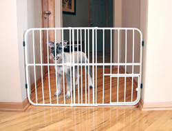 TUFFY EXPANDABLE GATE WITH PET DOOR
