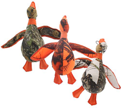 MOSSY OAK DUCK DOG TOY